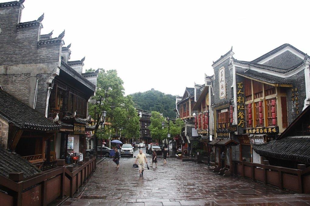 《宠爱》《南方车站的聚会》官宣,胡歌、张子枫、徐峥、陈伟霆